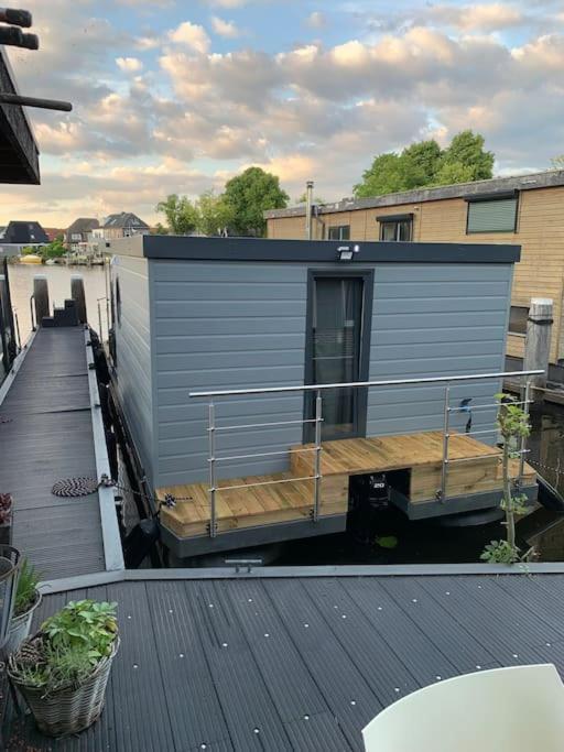 Unique New Houseboat Moored 4 Daire Zwartsluis Dış mekan fotoğraf